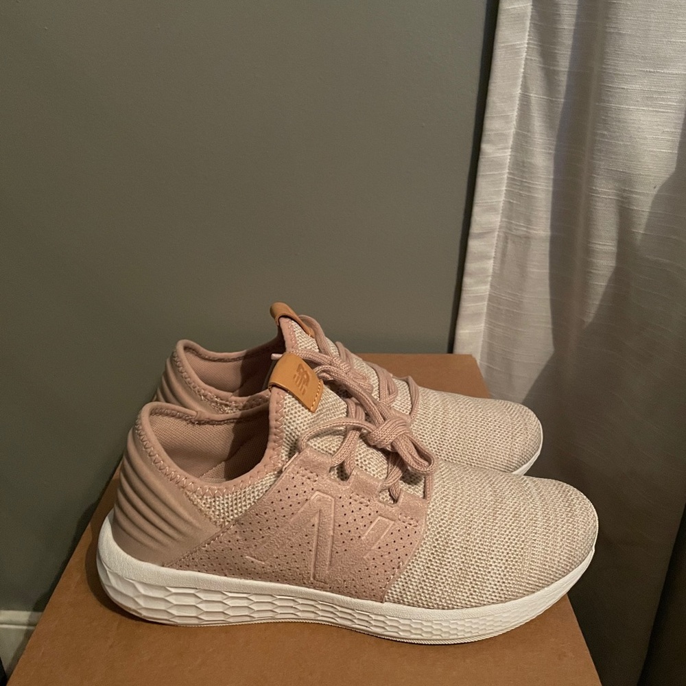 New Balance Fresh Foam Women’s shoe 8 1/2 - Sz 9